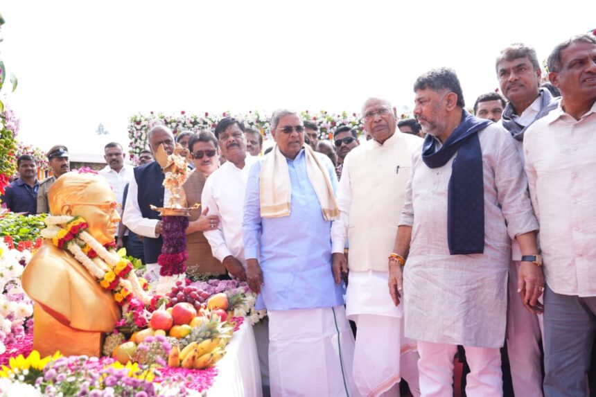 ಅಂಬೇಡ್ಕರ್ ದೇಶದಲ್ಲಿ ಸಾಮಾಜಿಕ ನ್ಯಾಯಕ್ಕಾಗಿ ಹೋರಾಟ ಮಾಡಿದರು : ಸಿಎಂ ಸಿದ್ದರಾಮಯ್ಯ ಅಂಬೇಡ್ಕರ್ ದೇಶದಲ್ಲಿ ಸಾಮಾಜಿಕ ನ್ಯಾಯಕ್ಕಾಗಿ ಹೋರಾಟ ಮಾಡಿದರು : ಸಿಎಂ ಸಿದ್ದರಾಮಯ್ಯ