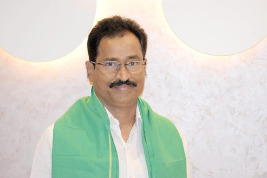 ರೈತರಿಂದ ಕನಿಷ್ಠ 15 ಕ್ವಿಂಟಾಲ್ ಮೆಕ್ಕೆಜೋಳ ಖರೀದಿಸಲು ಆಗ್ರಹ